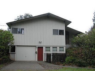 A waterfront home on Sunrise Drive on Bainbridge Island A waterfront home on Sunrise Drive on Bainbridge Island