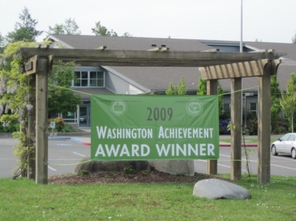 Sakai Intermediate School (5th-6th grade), 2009 Washington Achievement Award Winner Sakai Intermediate School (5th-6th grade), 2009 Washington Achievement Award Winner