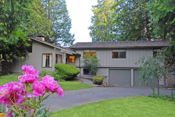 1303 Kings Place for sale on Bainbridge Island, WA Kings Place home for sale on Bainbridge Island