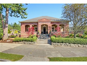 Evergreen Avenue on Bainbridge Island