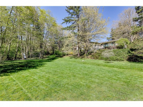 651 Eagle Cliff Rd NE listed by Jen Pells Windermere Bainbridge