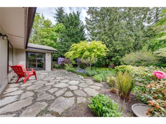 1002 Nakata Ave NW on Bainbridge Island listed by Jen Pells of Windermere