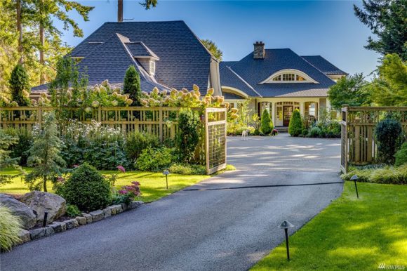 3853 Pleasant Beach Drive NE on Bainbridge Island sold in 2019